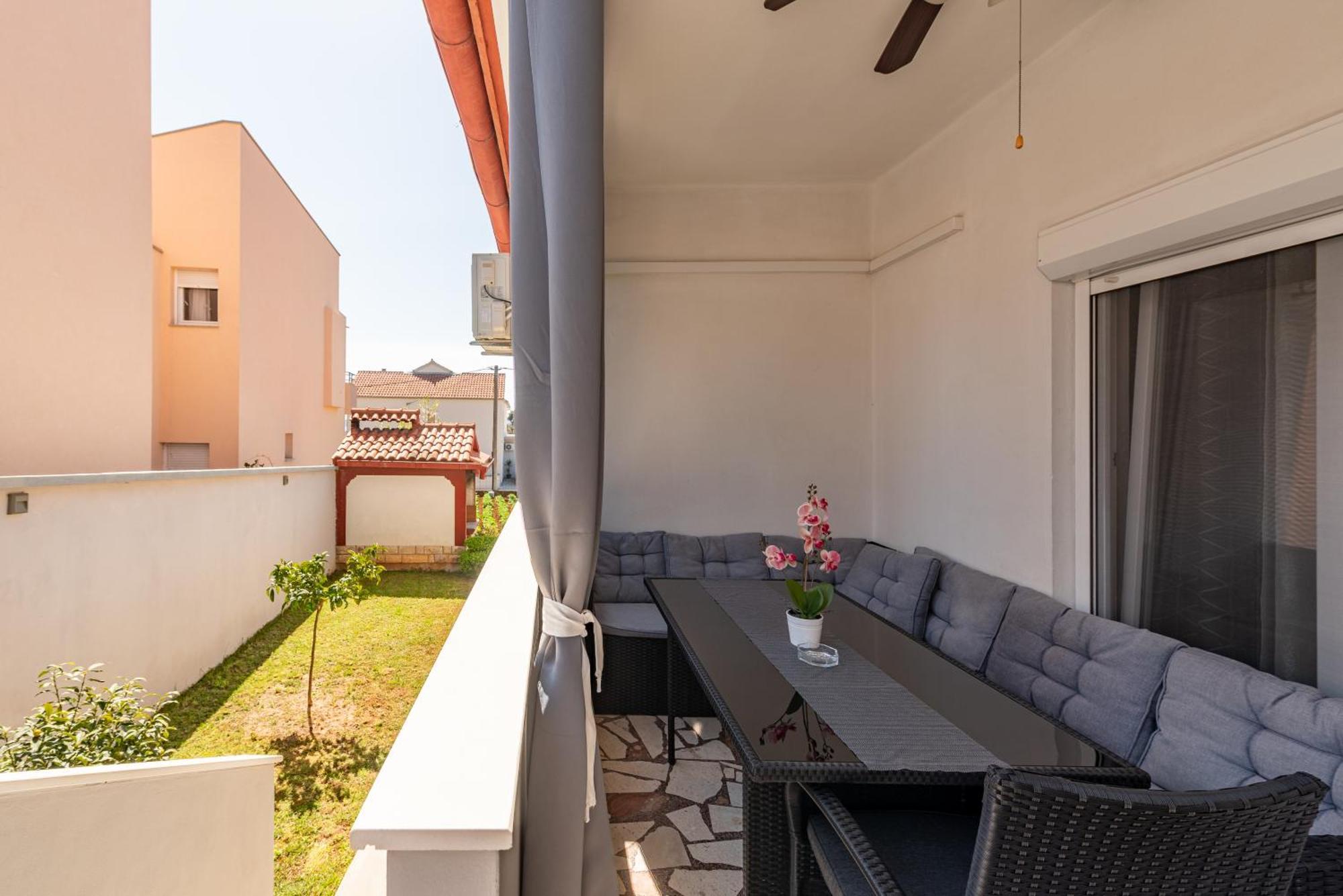Floyd Apartamento Bibinje Exterior foto